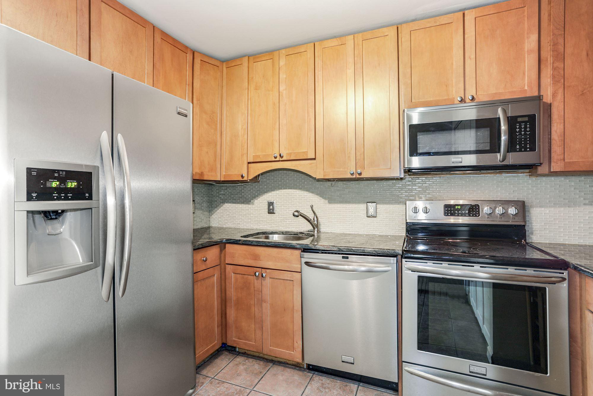 4008 Spring Run Court, Unit 2F Chantilly, VA 20151 - Photo 8 of 18 Gallery Image 8