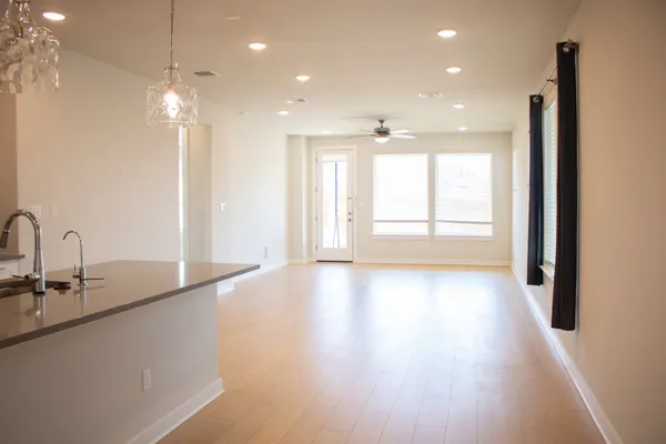 $2,595 | 123 Table Top Bend, Liberty Hill, TX 78642