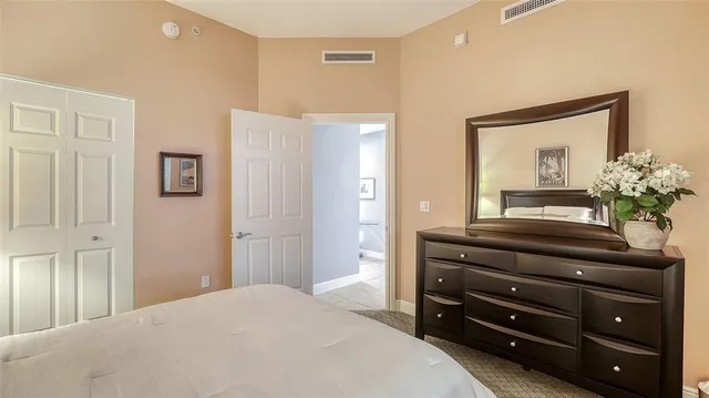 $689,000 | 1771 Ringling Boulevard, Unit 1206, Sarasota, FL 34236