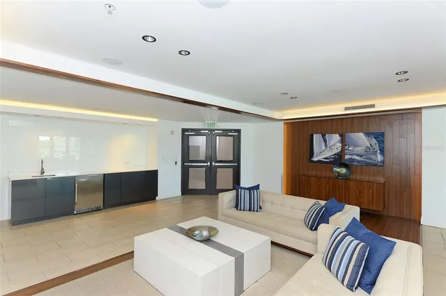 $689,000 | 1771 Ringling Boulevard, Unit 1206, Sarasota, FL 34236