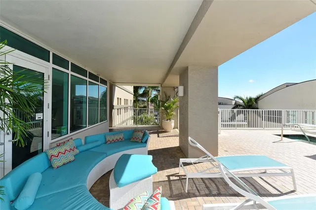 $689,000 | 1771 Ringling Boulevard, Unit 1206, Sarasota, FL 34236