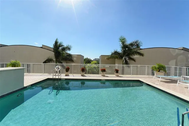 $689,000 | 1771 Ringling Boulevard, Unit 1206, Sarasota, FL 34236