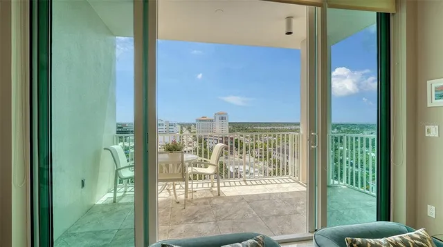 $689,000 | 1771 Ringling Boulevard, Unit 1206, Sarasota, FL 34236