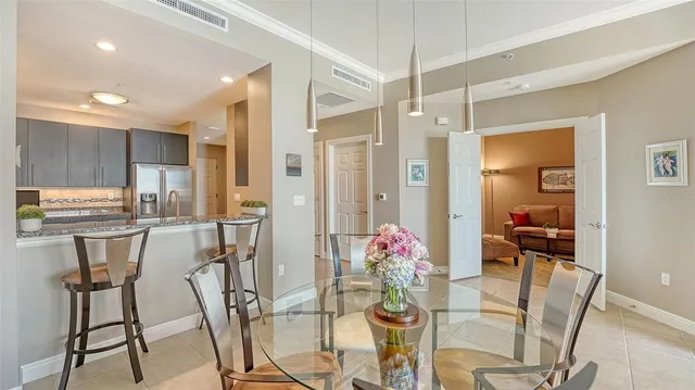 $689,000 | 1771 Ringling Boulevard, Unit 1206, Sarasota, FL 34236