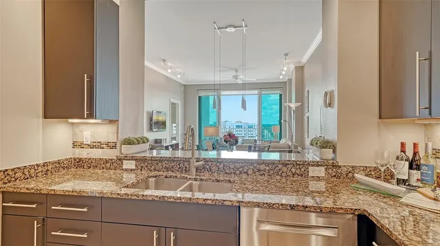 $689,000 | 1771 Ringling Boulevard, Unit 1206, Sarasota, FL 34236