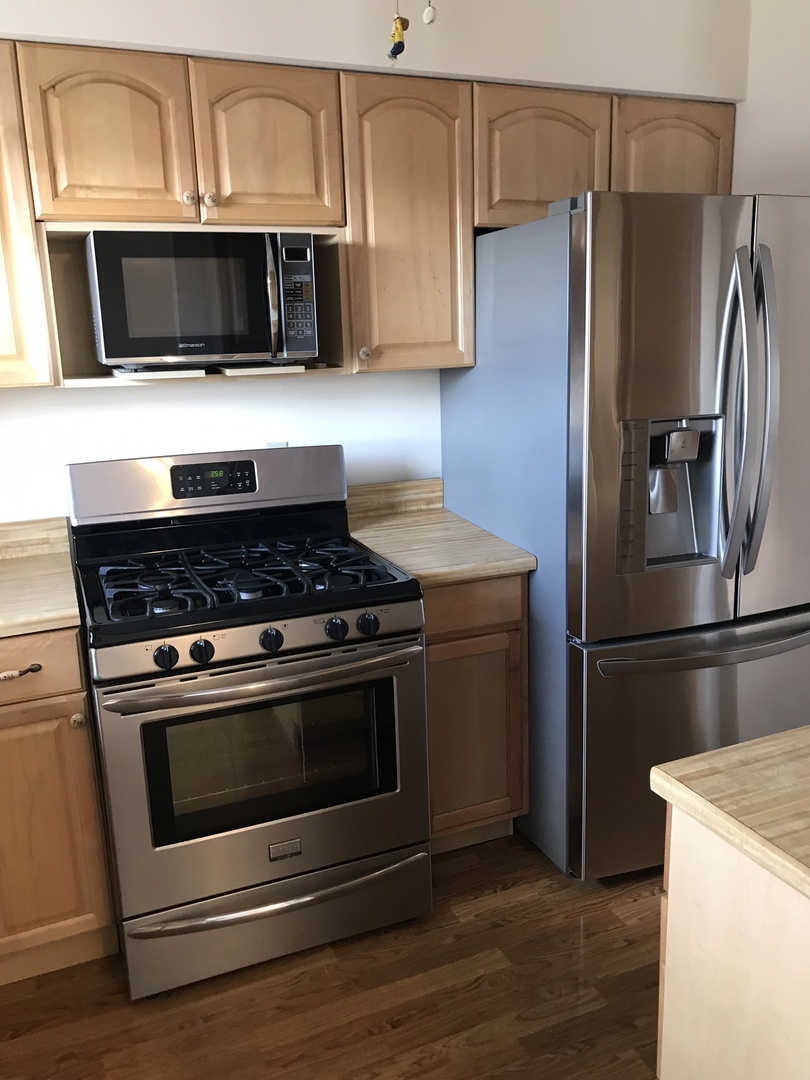 1860 Nottingham Drive Aurora, IL 60505 - Photo 2 of 26