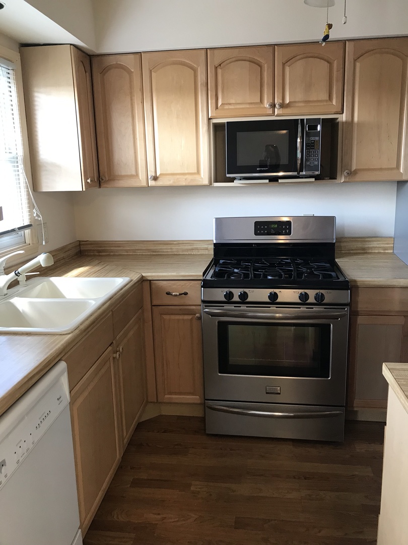 1860 Nottingham Drive Aurora, IL 60505 - Photo 5 of 26