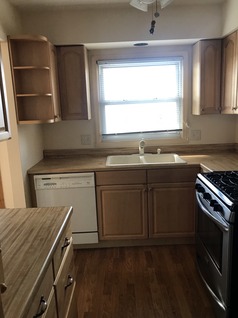 1860 Nottingham Drive Aurora, IL 60505 - Photo 6 of 26