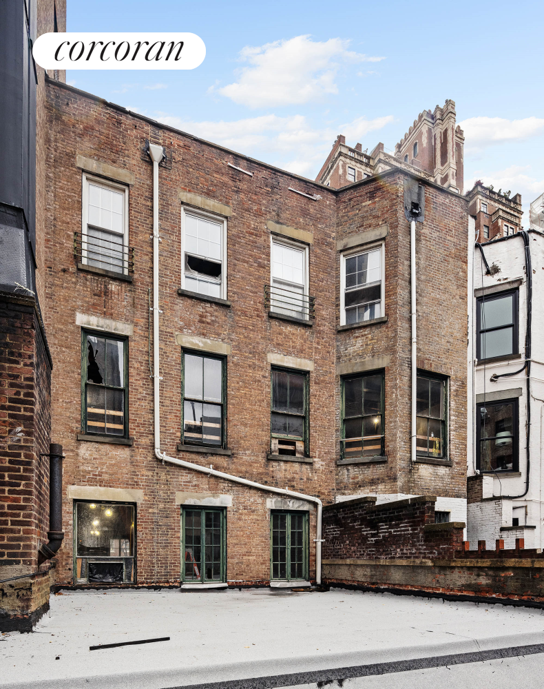 34 East 70th Street Manhattan, NY 10021 - Photo 22 of 26