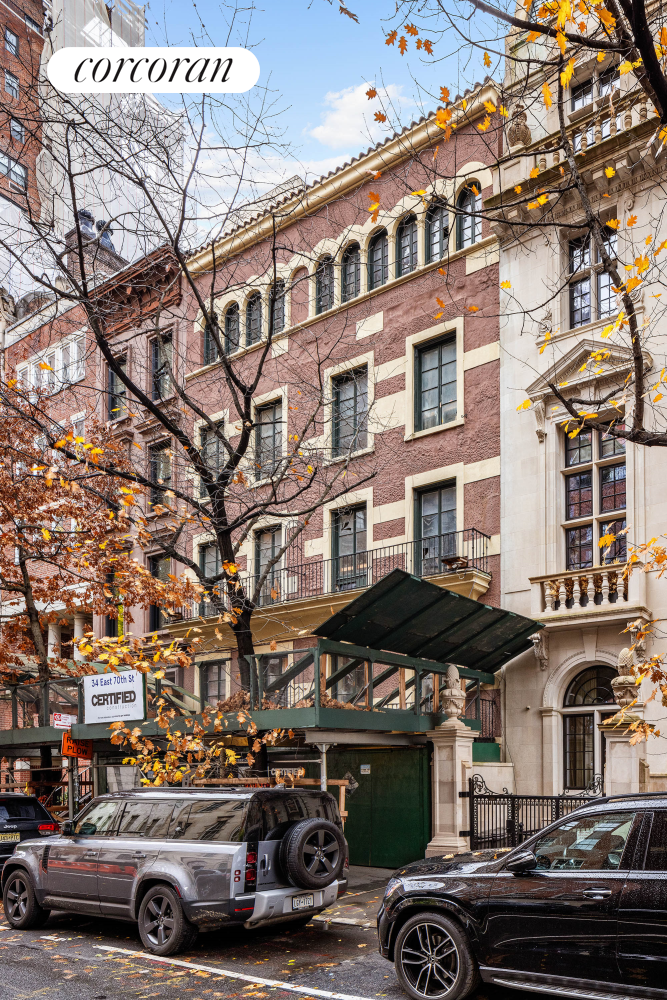 34 East 70th Street Manhattan, NY 10021 - Photo 3 of 26