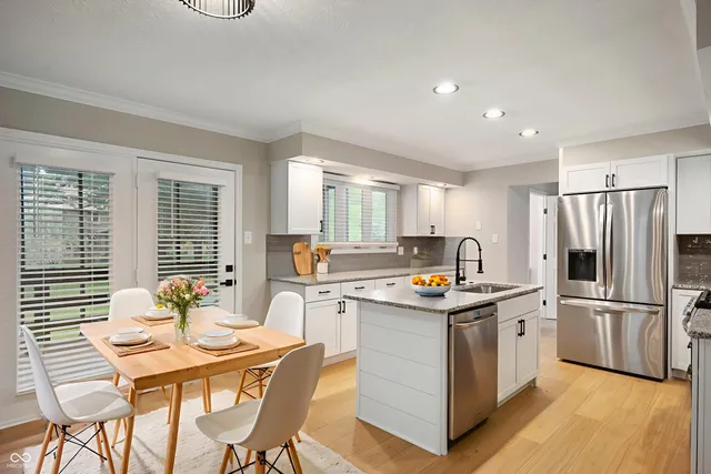 $574,900 | 7474 Oakland Hills Drive, Indianapolis, IN 46236