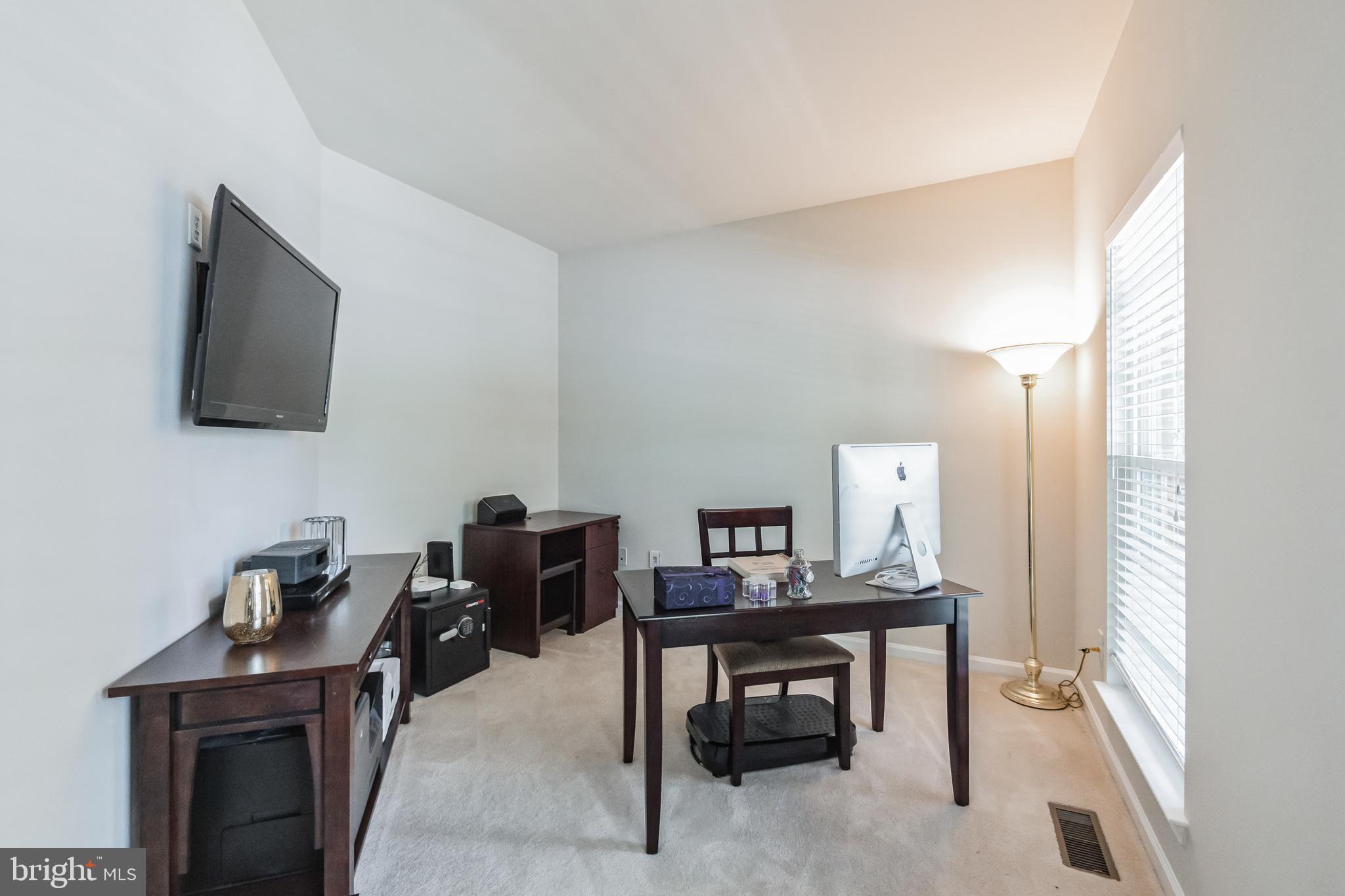 1908 Chamberlain Drive Frederick, MD 21702 - Photo 4 of 28