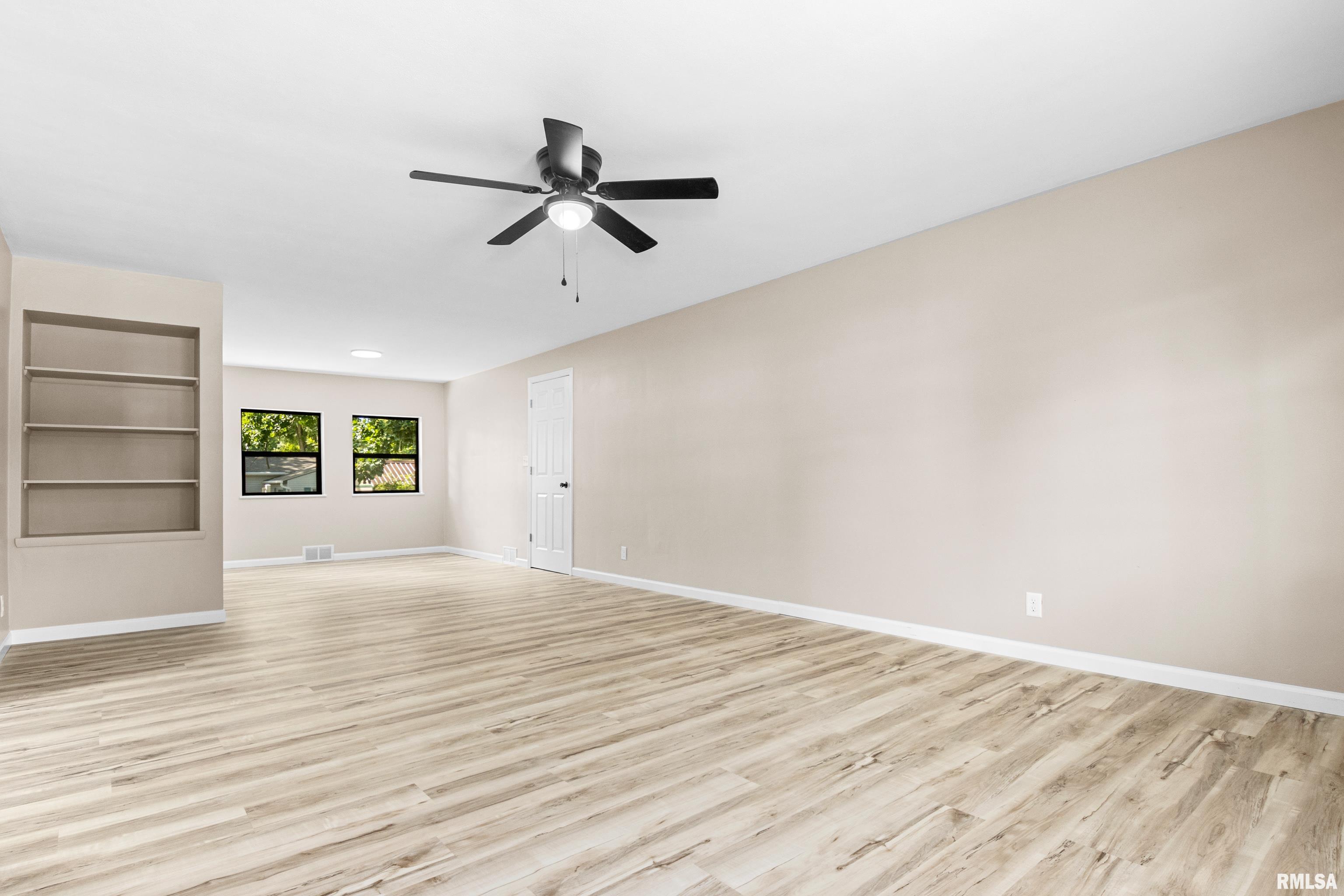 240 Park Road Creve Coeur, IL 61610 - Photo 13 of 39 Gallery Image 13