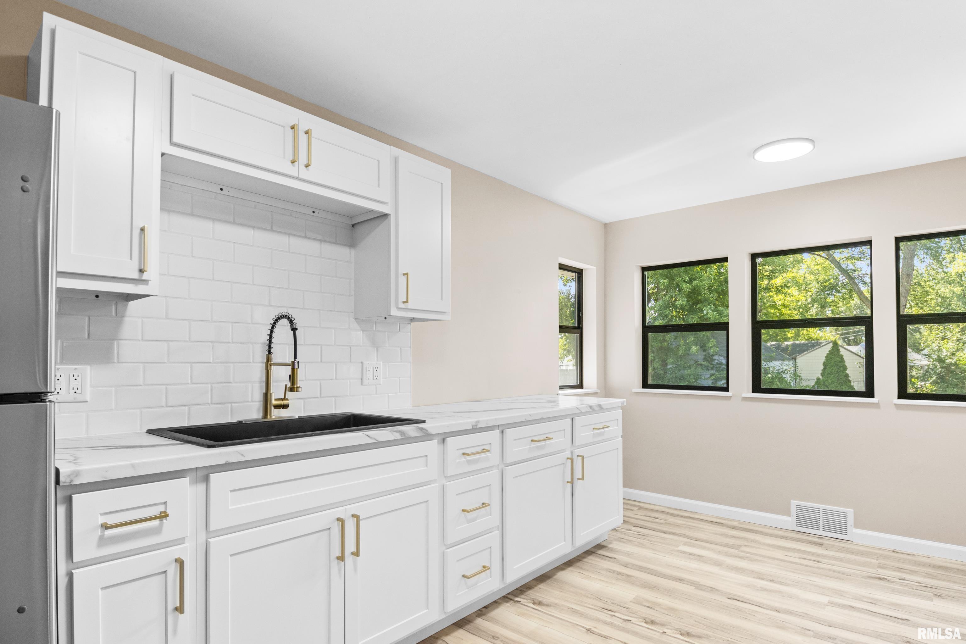 240 Park Road Creve Coeur, IL 61610 - Photo 19 of 39 Gallery Image 19