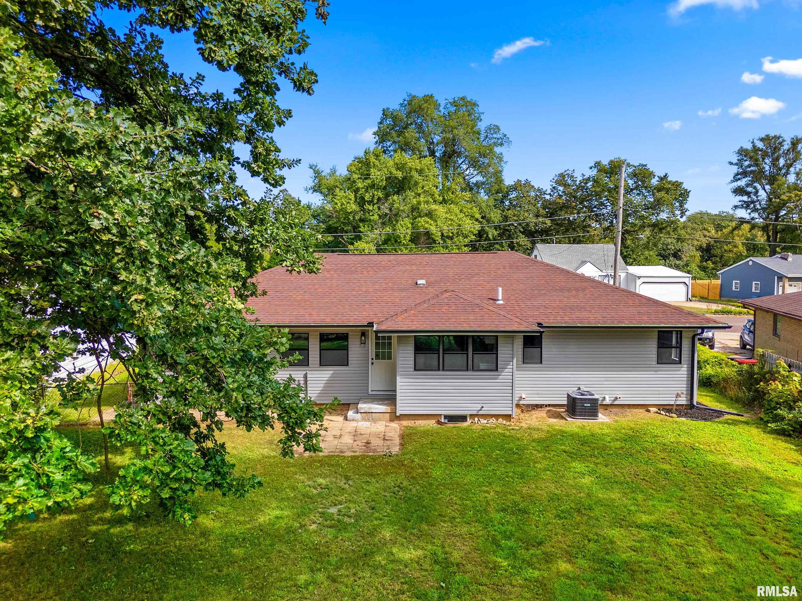 240 Park Road Creve Coeur, IL 61610 - Photo 2 of 39 Gallery Image 2