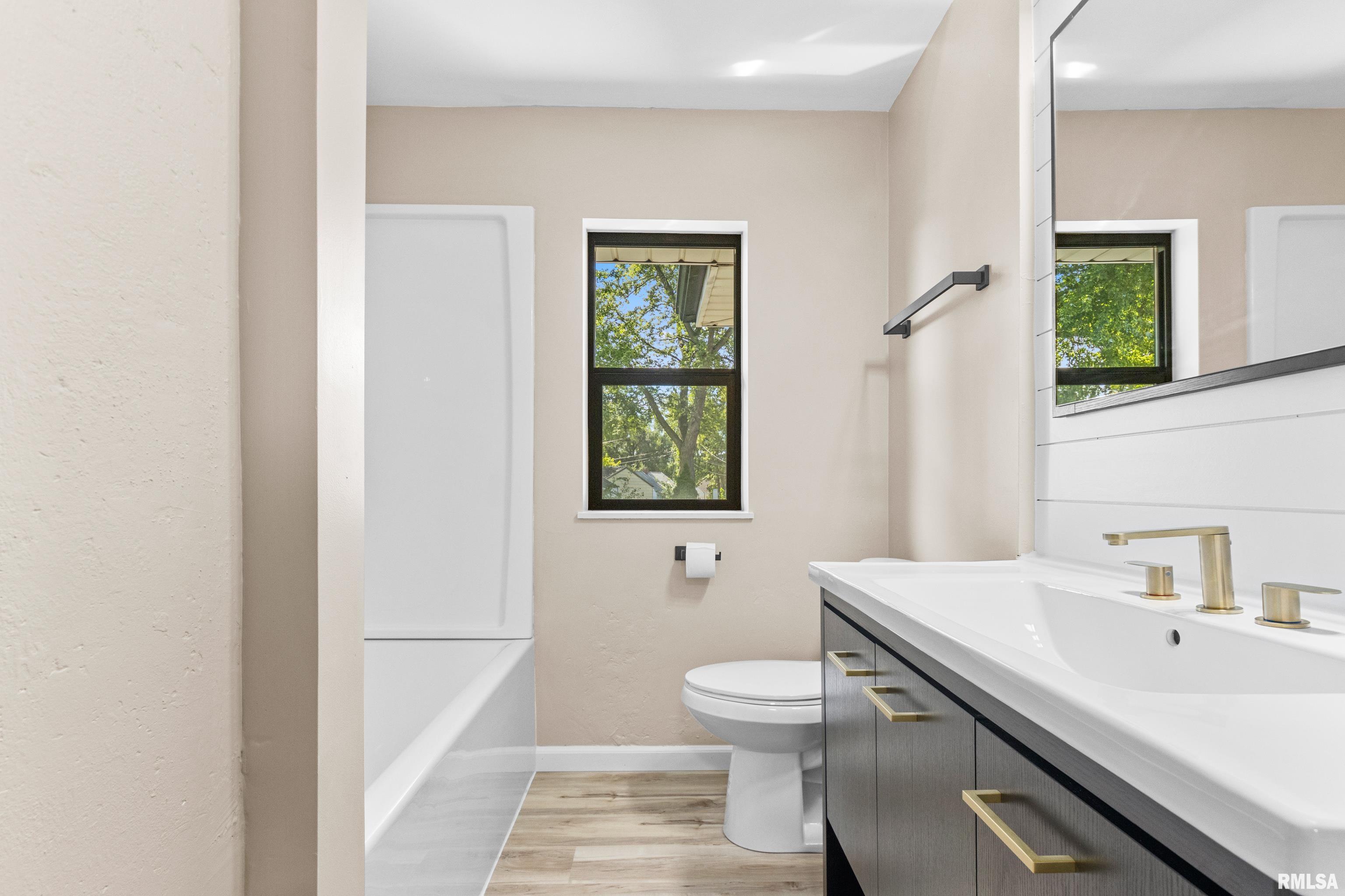 240 Park Road Creve Coeur, IL 61610 - Photo 24 of 39 Gallery Image 24