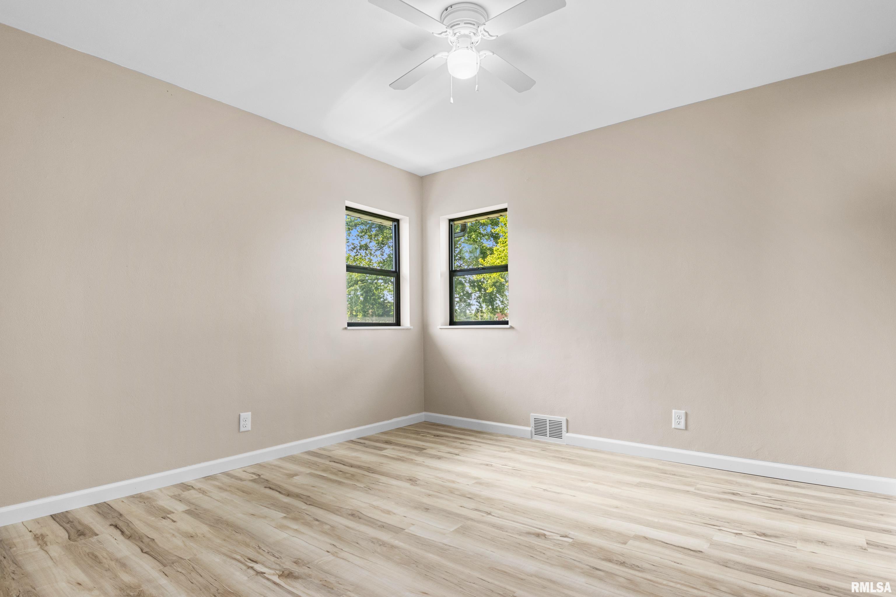 240 Park Road Creve Coeur, IL 61610 - Photo 30 of 39 Gallery Image 30