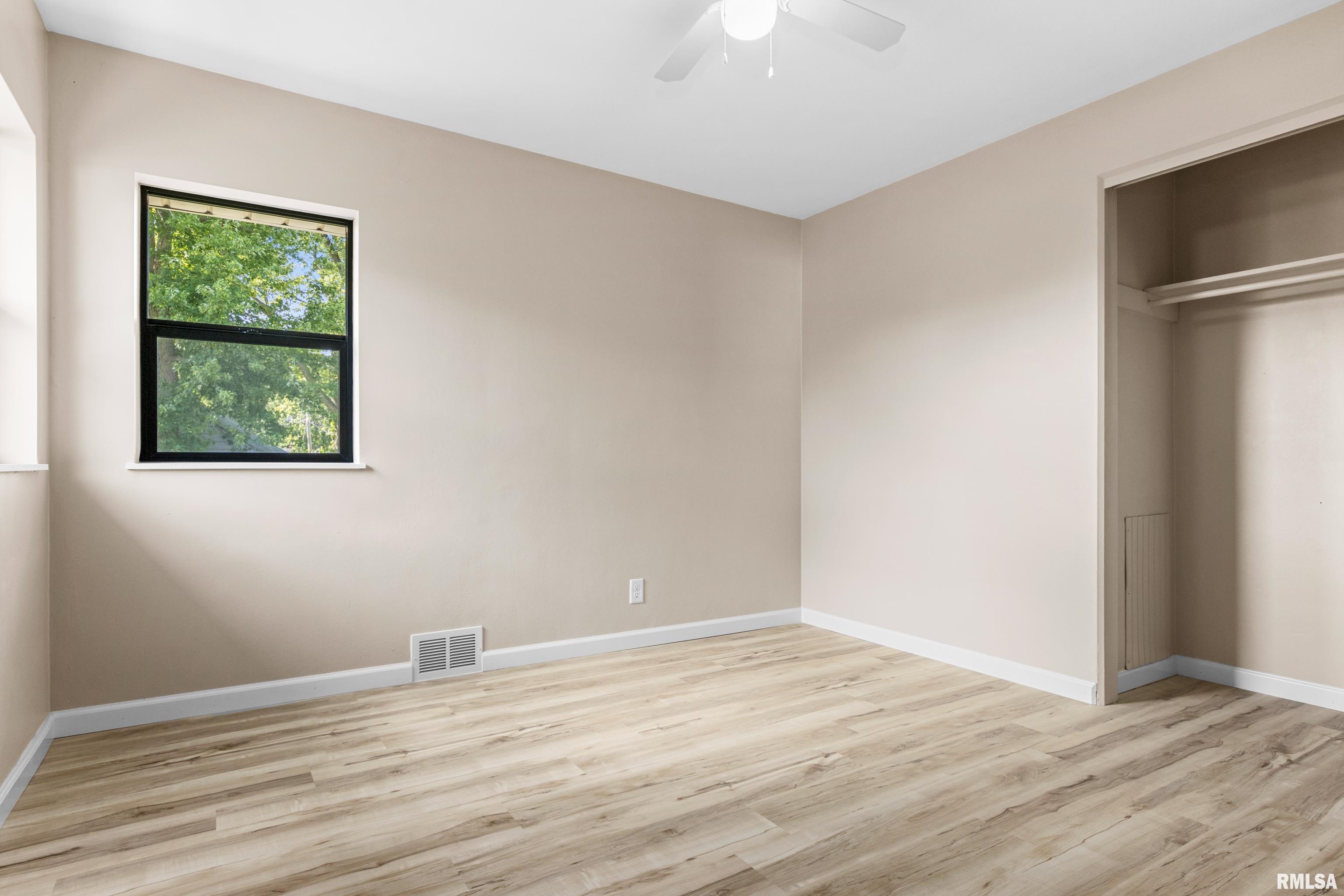 240 Park Road Creve Coeur, IL 61610 - Photo 32 of 39 Gallery Image 32