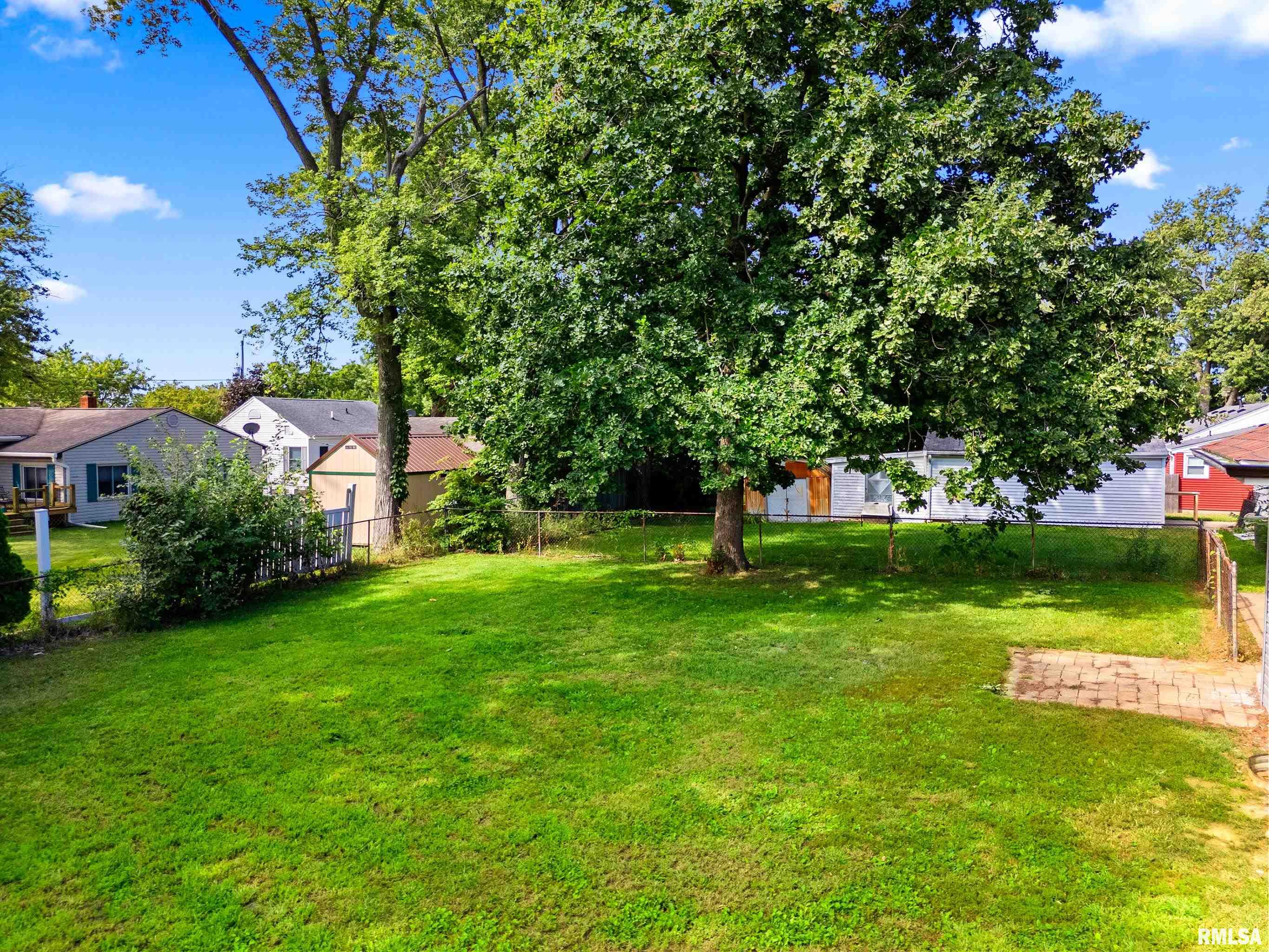 240 Park Road Creve Coeur, IL 61610 - Photo 5 of 39 Gallery Image 5