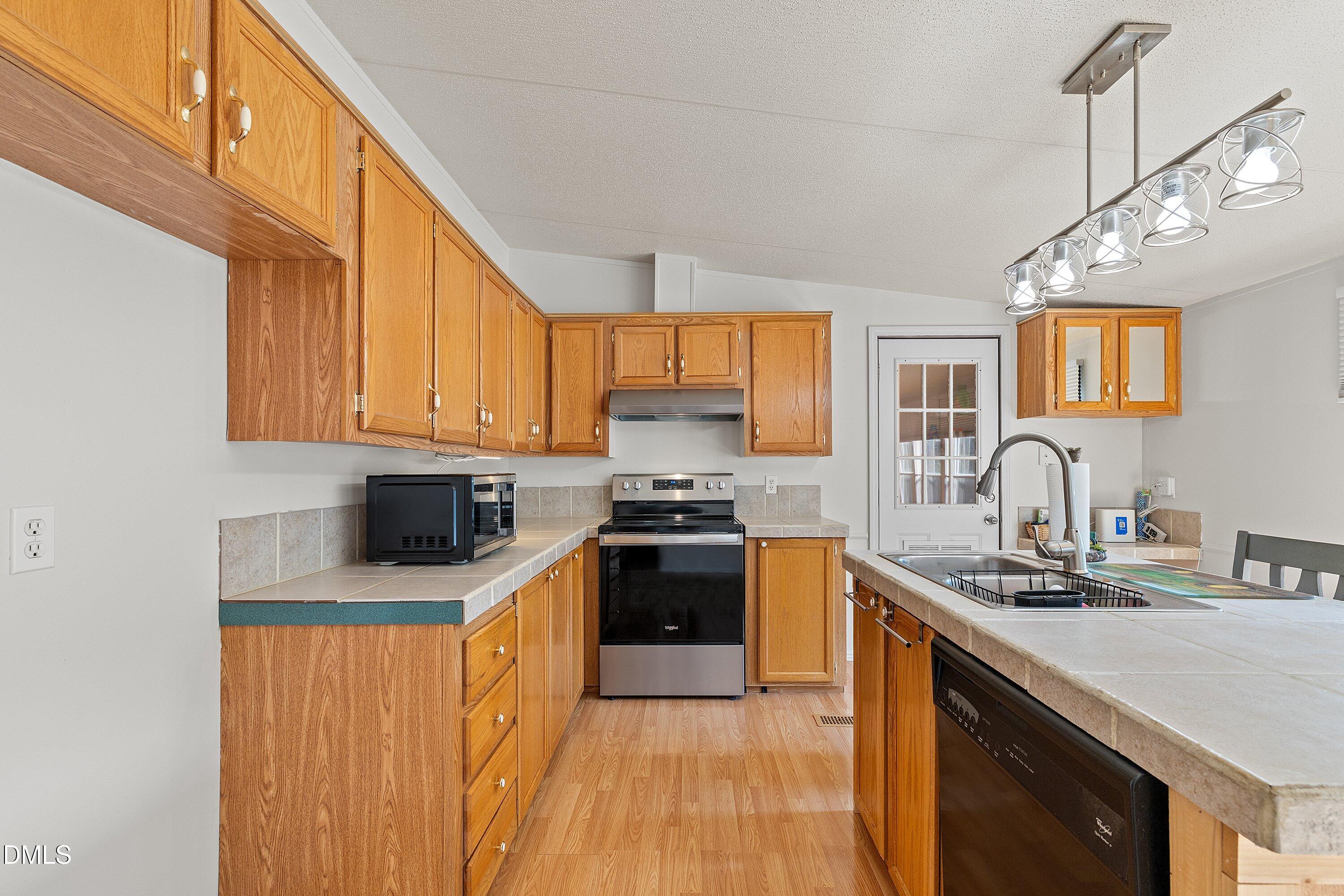 3040 Medlin Road Clayton, NC 27527 - Photo 7 of 22 33-3040 Medlin Rd_4851