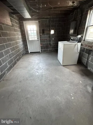 a view of a storage & utility room