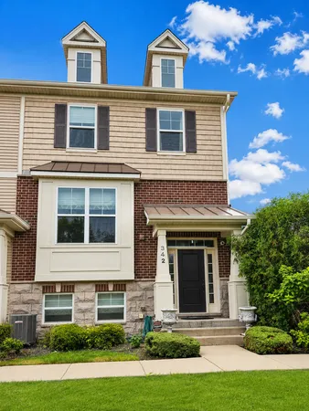 $3,200 | 342 Western Avenue, Des Plaines, IL 60016