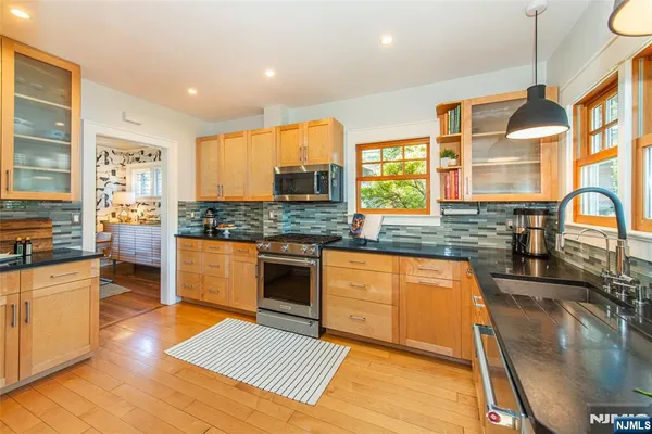 $859,000 | 229 Watchung Avenue, Montclair, NJ 07043