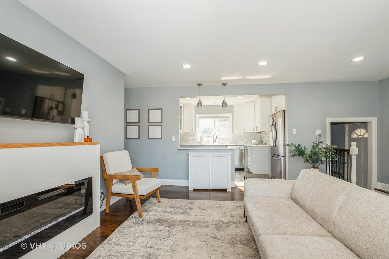 177 West Hickory Road Lombard, IL 60148 - Photo 3 of 23 Gallery Image 3