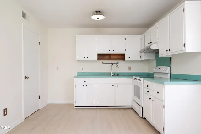 $234,900 | 1002 Willow Drive, Unit 37, Chapel Hill, NC 27514