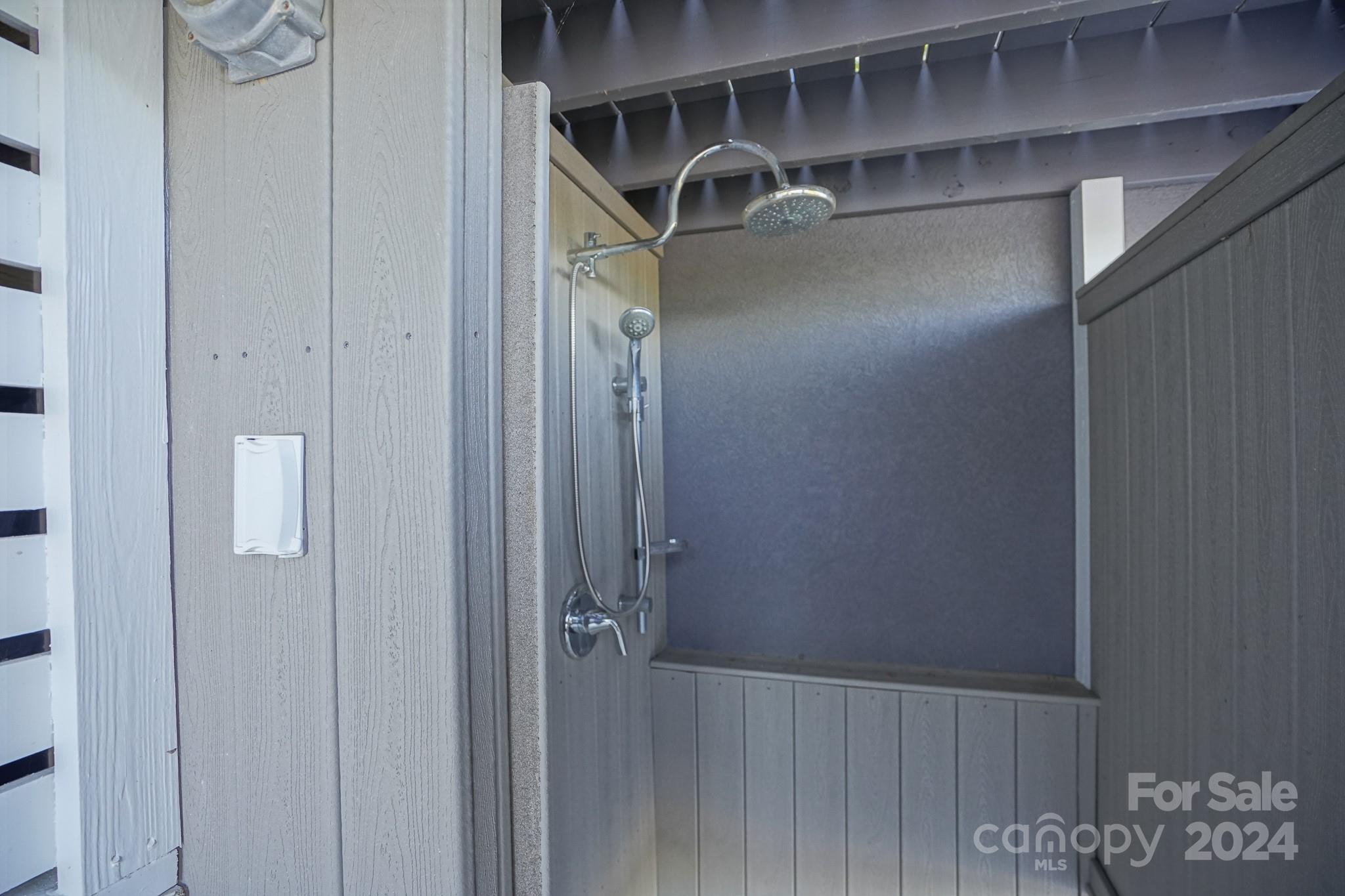 14043 Point Lookout Road Charlotte, NC 28278 - Photo 13 of 48 Gallery Image 13