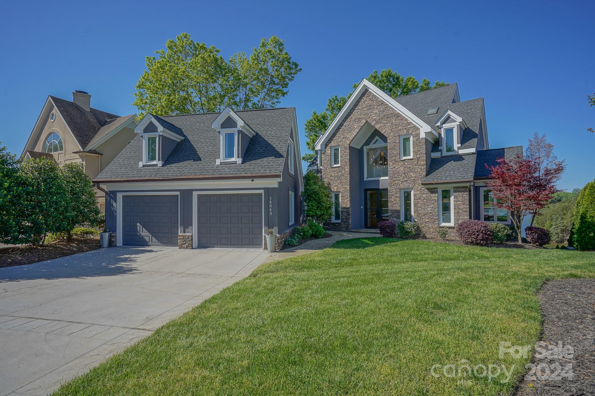14043 Point Lookout Road Charlotte, NC 28278 - Photo 2 of 48 Gallery Image 2