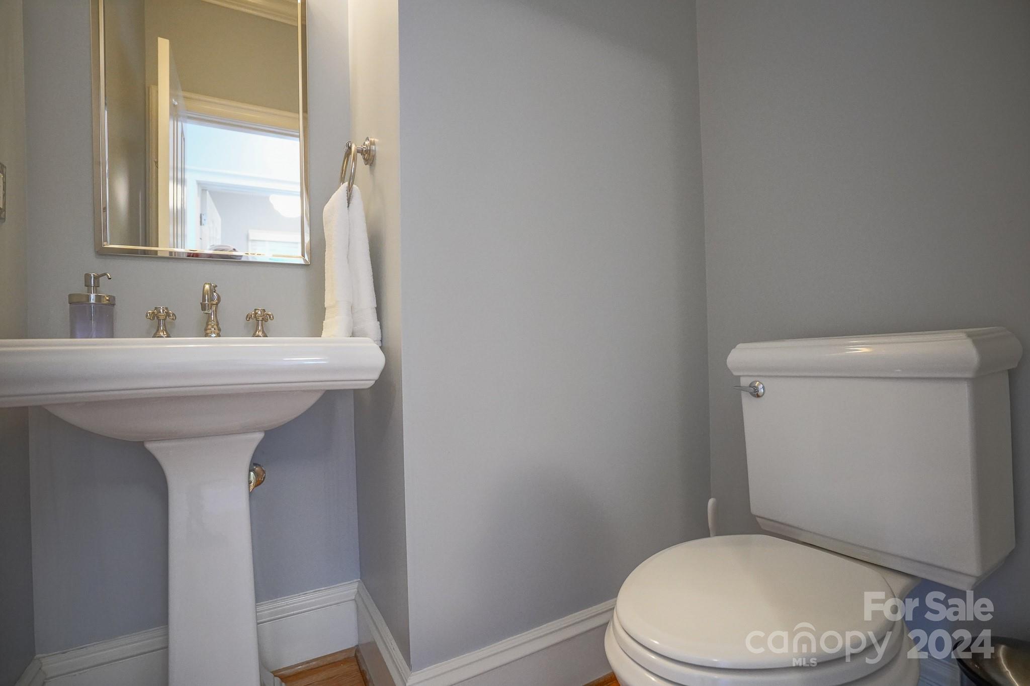 14043 Point Lookout Road Charlotte, NC 28278 - Photo 34 of 48 Gallery Image 34
