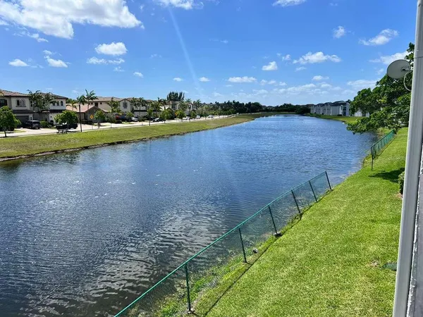 $1,850 | 465 Southwest 113th Way, Unit 465, Pembroke Pines, FL 33025