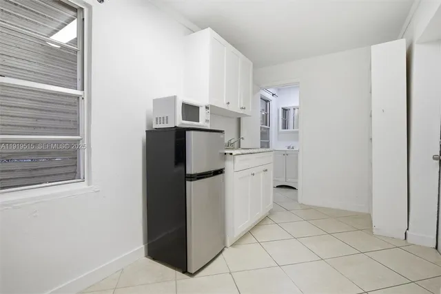 $1,500 | 2445 Southwest 18th Street, Unit 5, Miami, FL 33145