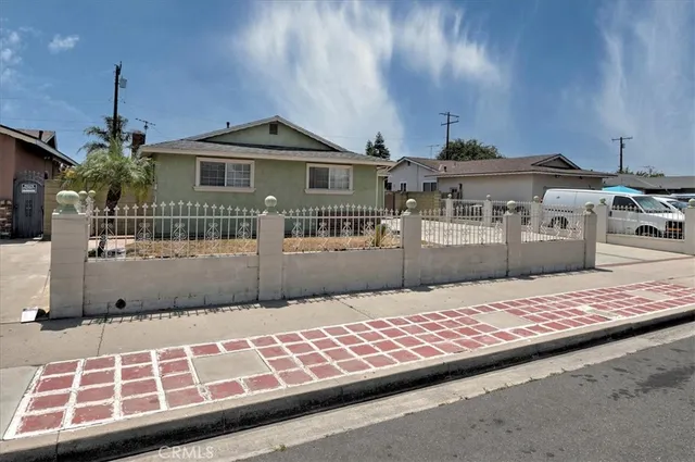 $869,000 | 1316 East Romneya Drive, Anaheim, CA 92805