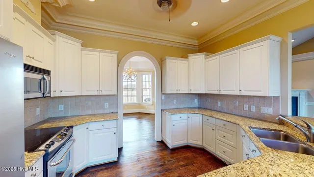 $665,000 | 102 Woodmere Lane, Goldsboro, NC 27530