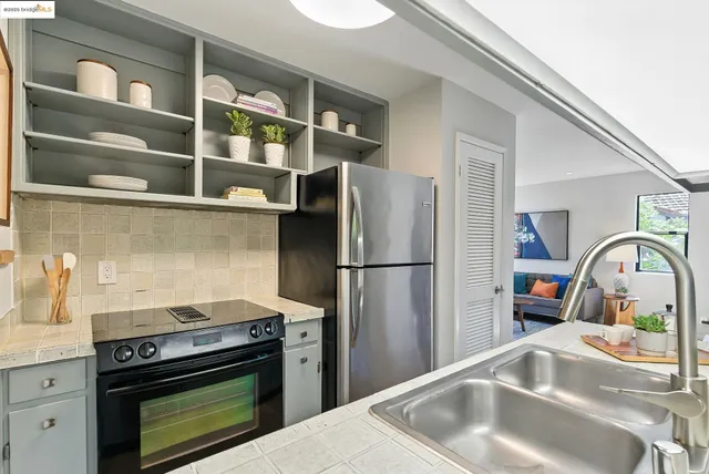 $795,000 | 5321 Miles Avenue, Unit X, Oakland, CA 94618