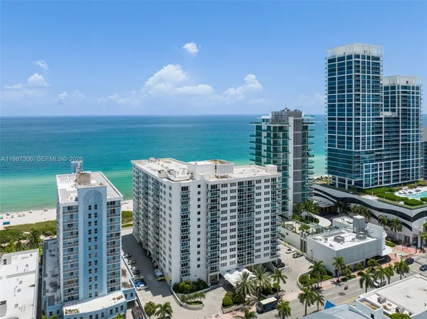 $3,100 | 6917 Collins Avenue, Unit 812, Miami Beach, FL 33141