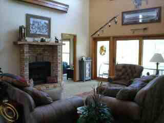 10562 Hartland Road Fenton, MI 48430 - Photo 2 of 11 20279303-1.JPG