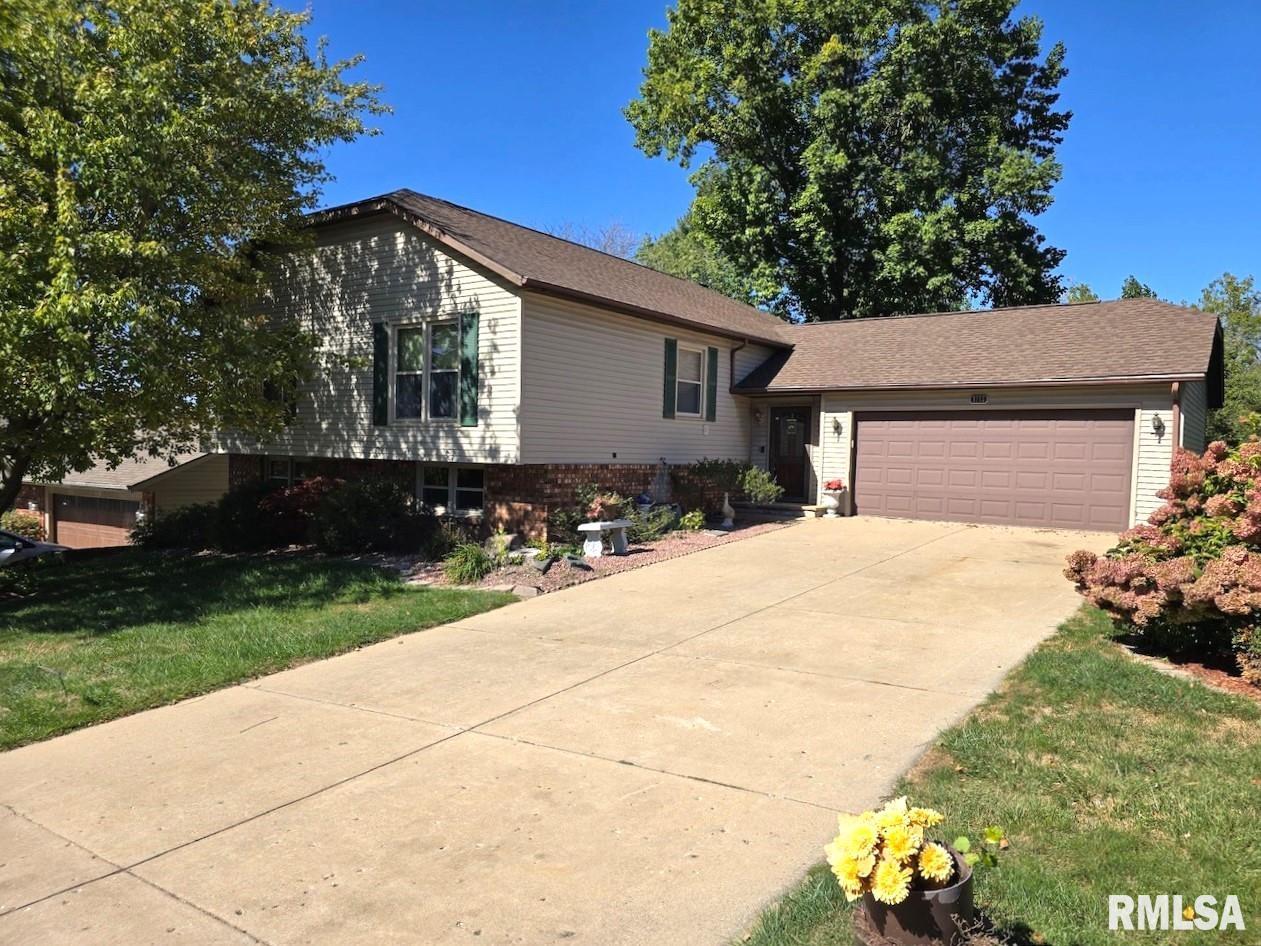 1913 Quail Hollow Road Pekin, IL 61554 - Photo 1 of 29 Gallery Image 1