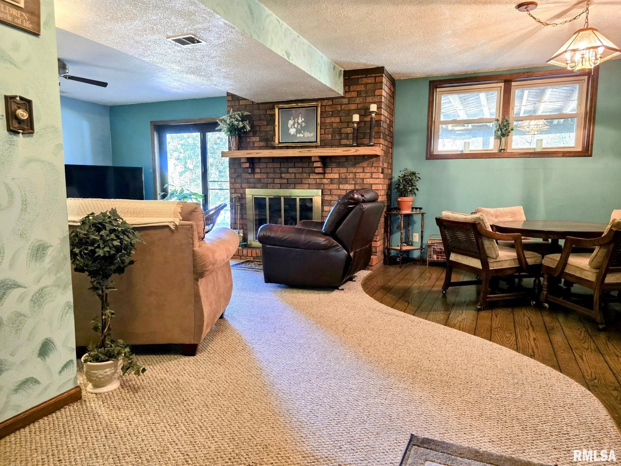 1913 Quail Hollow Road Pekin, IL 61554 - Photo 21 of 29 Gallery Image 21