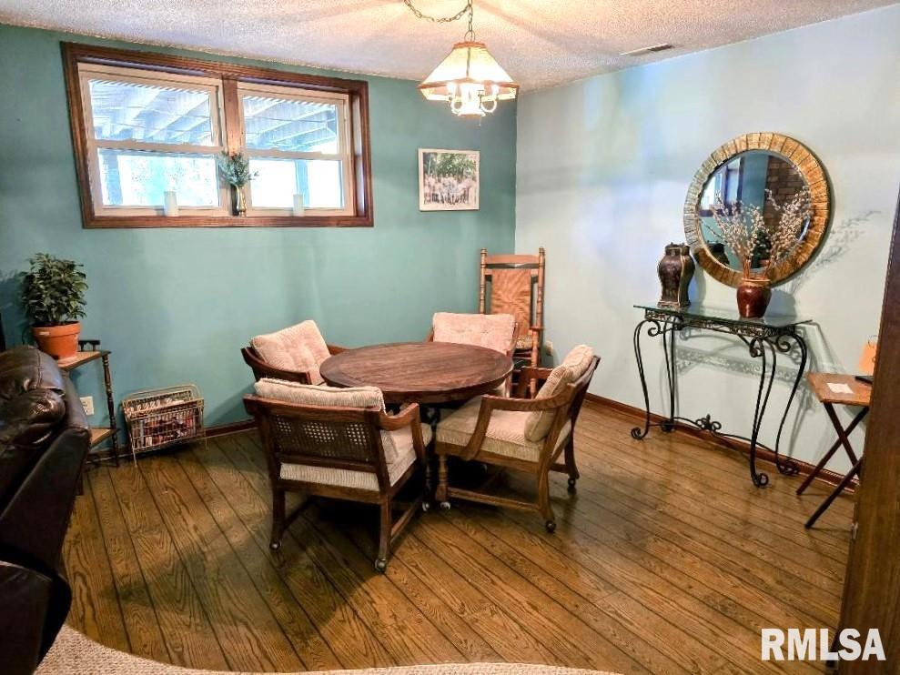 1913 Quail Hollow Road Pekin, IL 61554 - Photo 22 of 29 Gallery Image 22