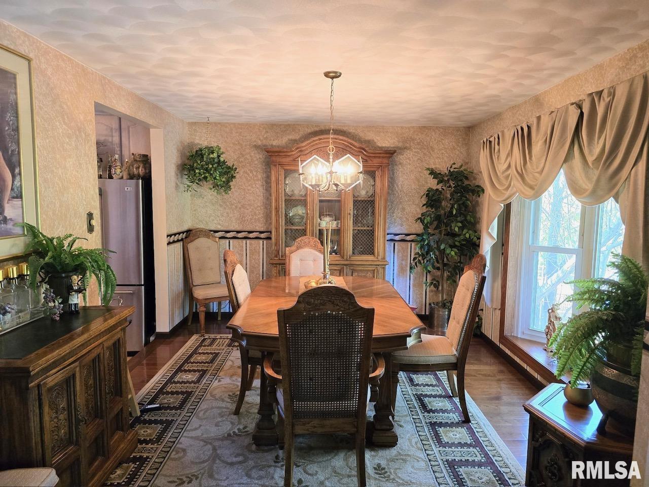 1913 Quail Hollow Road Pekin, IL 61554 - Photo 5 of 29 Gallery Image 5