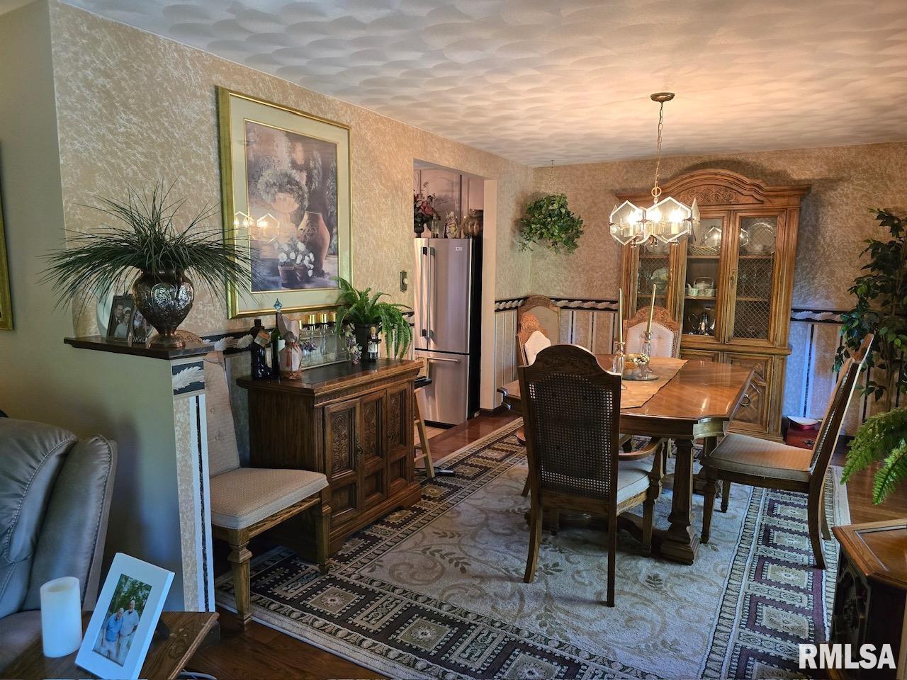 1913 Quail Hollow Road Pekin, IL 61554 - Photo 6 of 29 Gallery Image 6