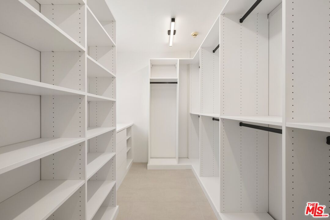 1244 Stradella Road Los Angeles, CA 90077 - Photo 12 of 31