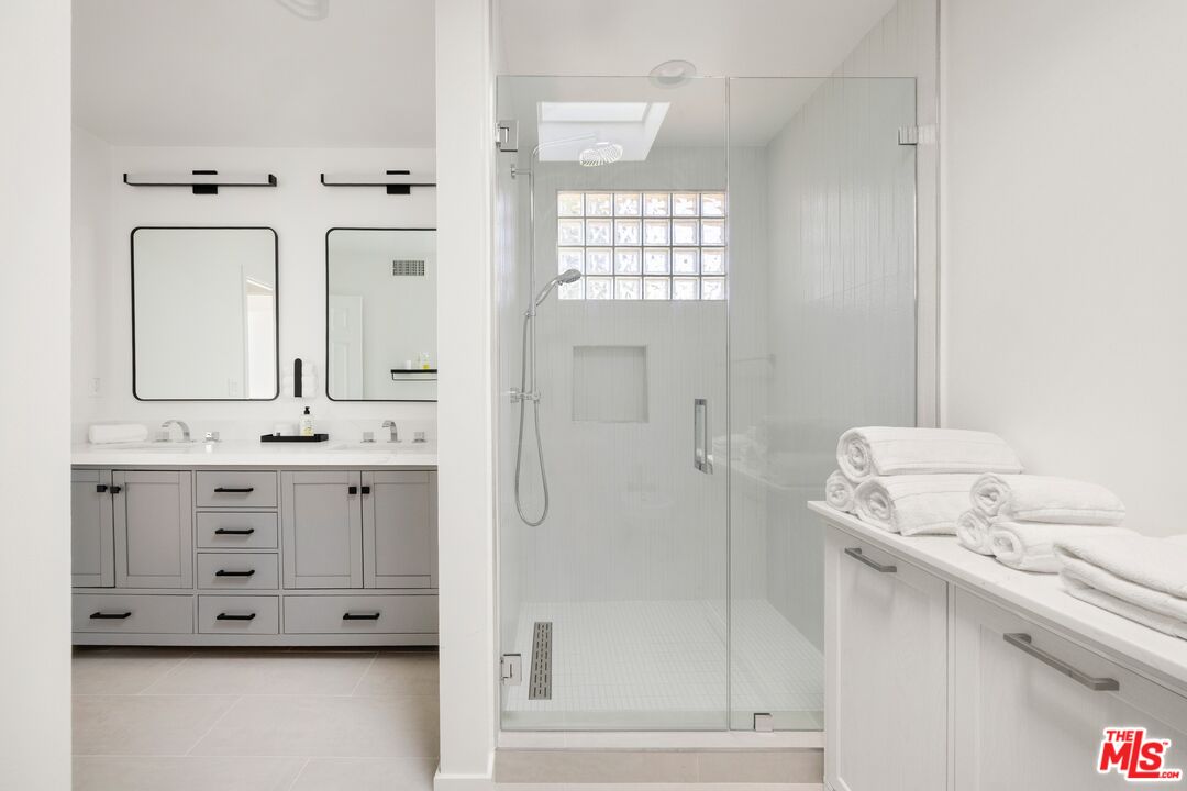 1244 Stradella Road Los Angeles, CA 90077 - Photo 15 of 31