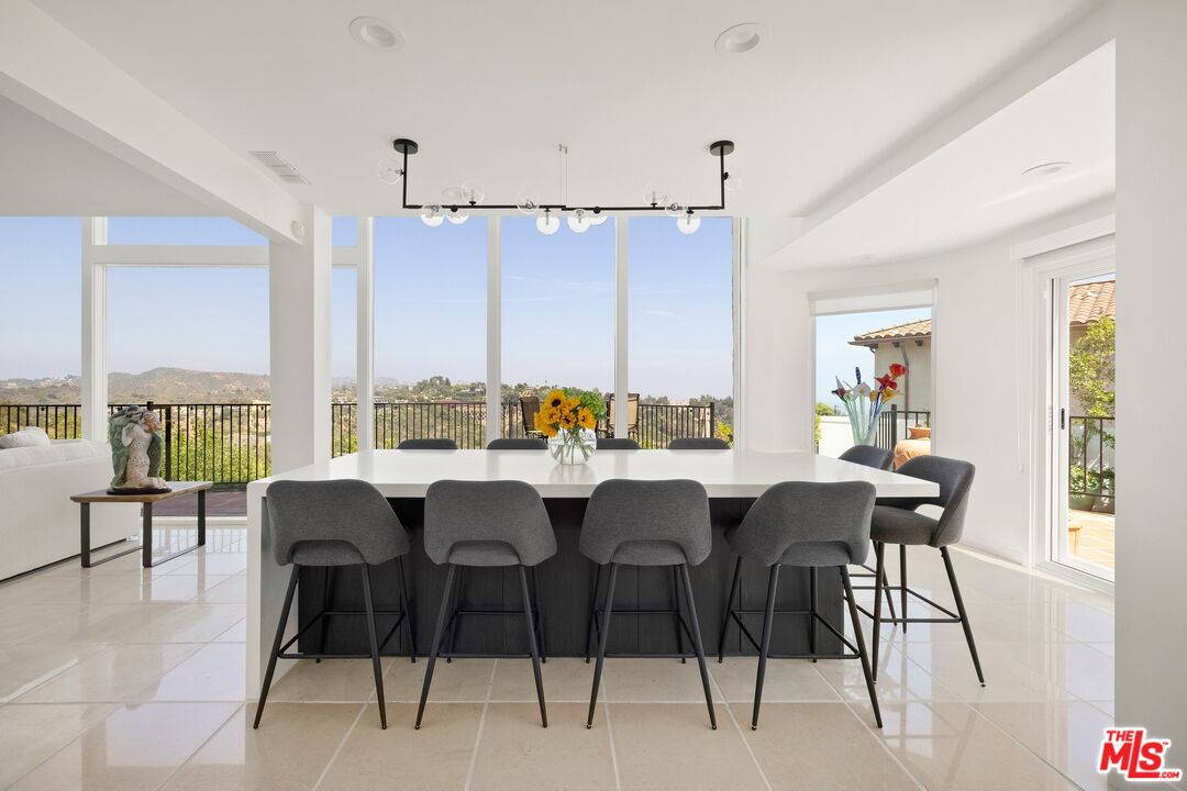 1244 Stradella Road Los Angeles, CA 90077 - Photo 4 of 31