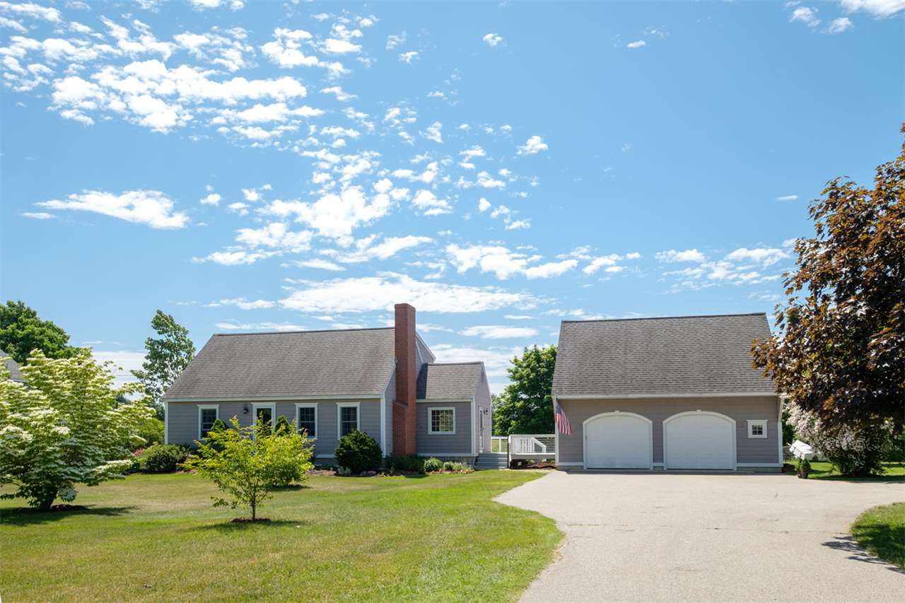 9 Holmgren Road Stratham, NH 03885 - Photo 1 of 32