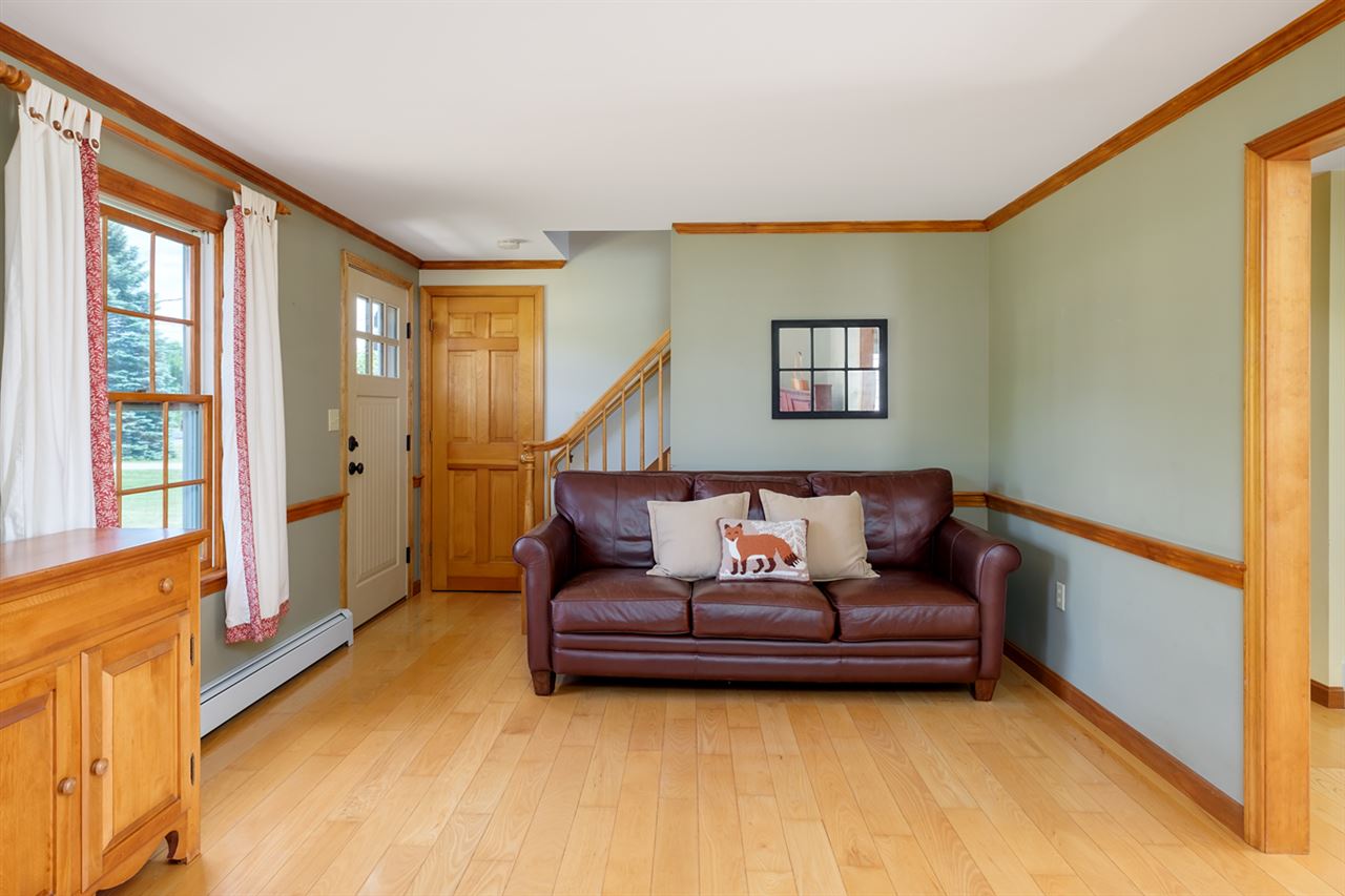 9 Holmgren Road Stratham, NH 03885 - Photo 11 of 32