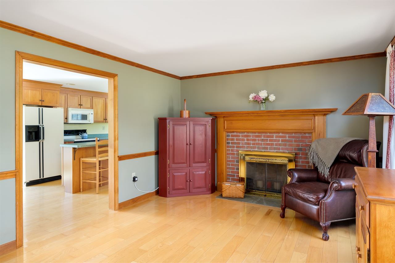 9 Holmgren Road Stratham, NH 03885 - Photo 12 of 32